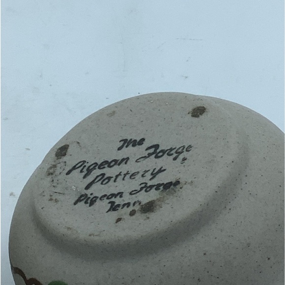 Pigeon Forge Pottery Creamer and Sugar - Picture 9 of 9